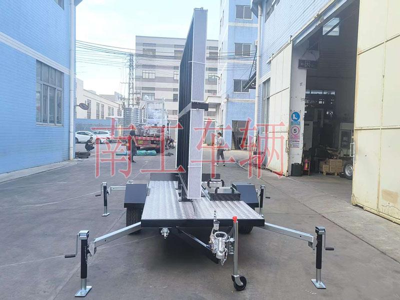 牽引LED廣告拖車(chē) 帶四音響工具拖車(chē)
