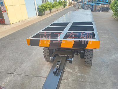 1672369242257324.jpg 8噸雙牽引同軌跡聯(lián)動平板拖車3I.jpg