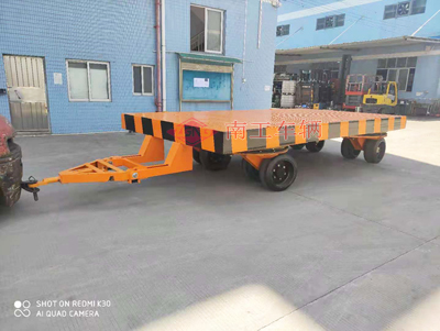 1673062875491275.jpg 20噸重型平板拖車帶4個(gè)轉(zhuǎn)盤2I.jpg