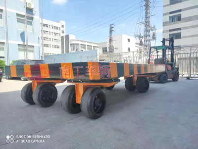 1673062882307154.jpg 20噸重型平板拖車帶4個(gè)轉(zhuǎn)盤3I.jpg