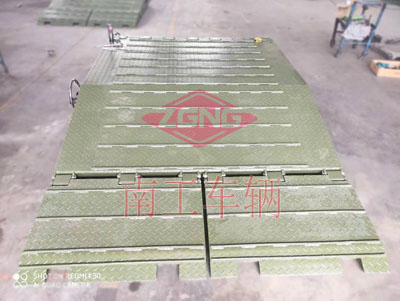 1675145735438724.jpg 25噸移動(dòng)登車橋 登陸艦梯臺(tái)9I.jpg