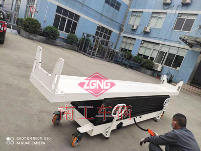 1675302946269649.jpg 機(jī)器人用半自動(dòng)電動(dòng)舉升工具拖車1I.jpg