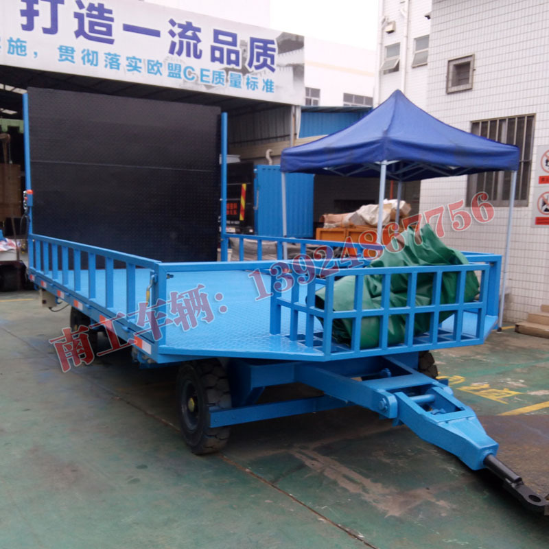 1676354605783022.jpg 自帶裝卸貨平臺汽車尾板倉庫搬運小拖車2.jpg