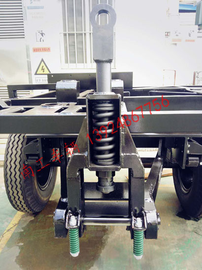 1676858472156981.jpg 8噸交通道路設(shè)備專用拖車1I.jpg