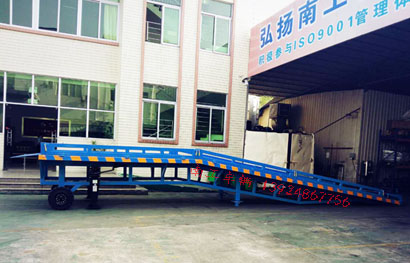8噸移動(dòng)式登車橋2I.jpg