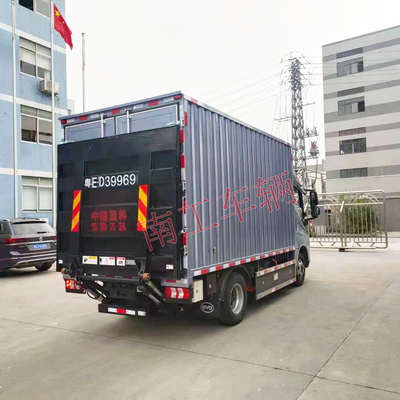 1677909315169349.jpg 1.5噸汽車尾板2D.jpg