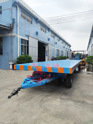 1686812692938153.jpg 30噸12米長(zhǎng)重型全掛平板拖車2I.jpg