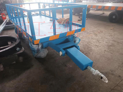 1689234342581773.jpg 3噸下翻式護(hù)欄平板拖車2i.jpg