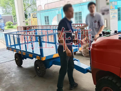 1689234372274028.jpg 3噸下翻式護(hù)欄平板拖車4i.jpg