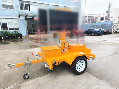 0.5噸小型LED交通誘導屏道路指示牌交通警示工具拖車4I.jpg