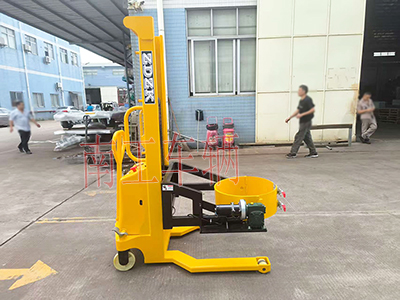 1760508473299346.jpg 0.5噸帶自動(dòng)旋轉(zhuǎn)升降油桶車2I.jpg