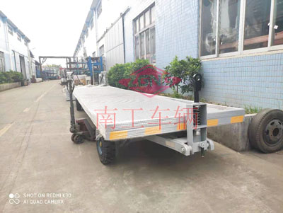 6噸平板拖車(chē)3I.jpg