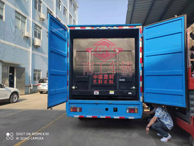 1768381229410674.jpg 1.5噸內(nèi)置汽車尾板I.jpg