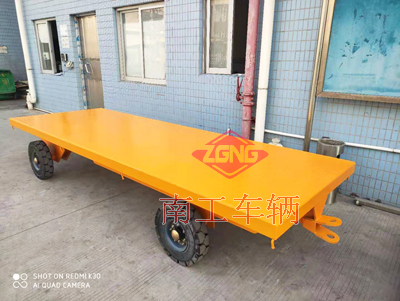 4噸轉(zhuǎn)運(yùn)全掛平板拖車I.jpg