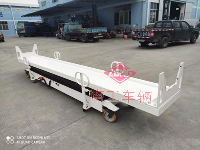 1768455983207835.jpg 機(jī)器人用半自動(dòng)電動(dòng)舉升工具拖車I.jpg