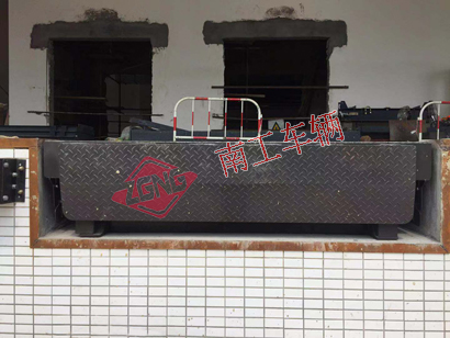 1769072573287223.jpg 10噸固定式登車橋2I.jpg