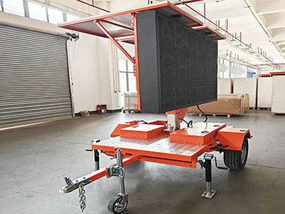 0.2噸帶太陽能LED交通誘導(dǎo)屏工具拖車7I.jpg